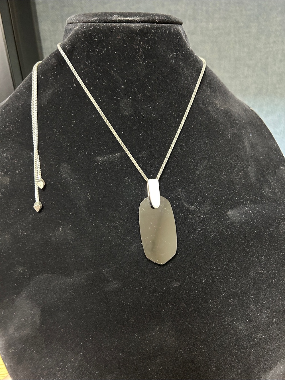 Kendra Scott Inez Pendant Necklace Onyx